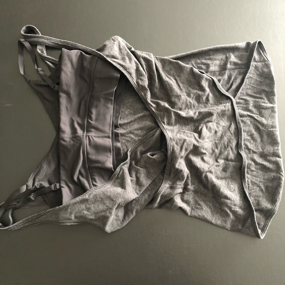 Woman’s lululemon crop top